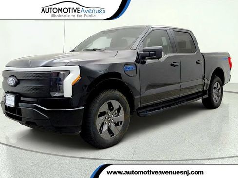Used 2025 Ford F150 Lightning Flash w/ Max Trailer Tow Package AWD/4WD image 1