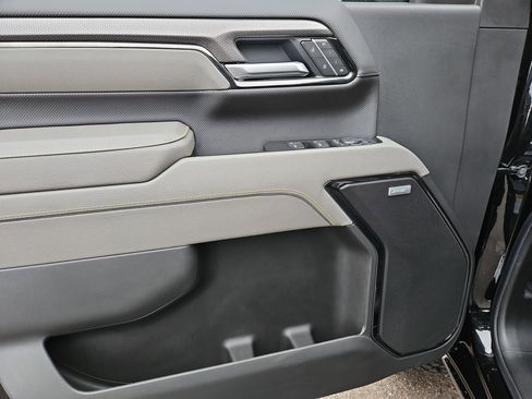 Used 2026 Chevrolet Silverado 2500 ZR2 w/ LPO, Dark Essentials Package image 13