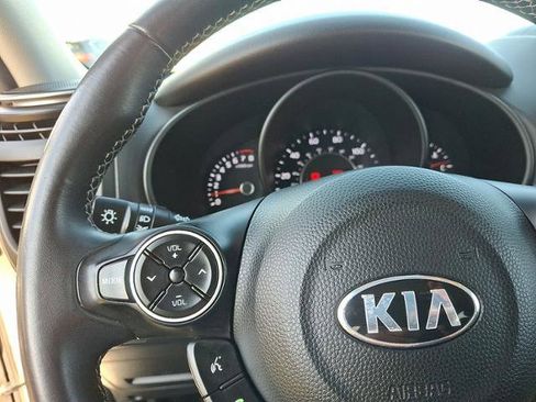 Used 2017 Kia Soul + w/ Designer's Package image 19