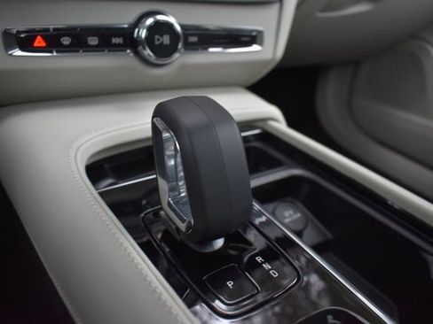 New 2024 Volvo S90 B6 Plus image 31