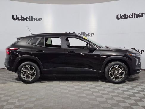 Certified 2025 Chevrolet Trax LT w/ LT Convenience Package image 8