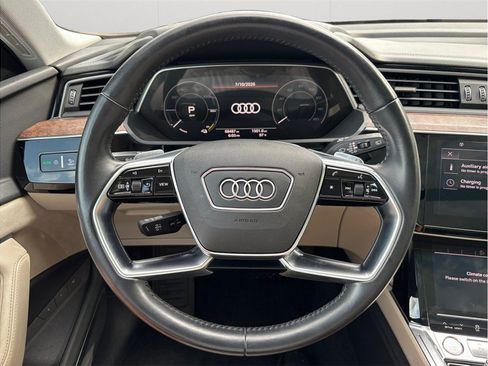 Used 2019 Audi e-tron Prestige w/ Prestige Package AWD/4WD image 27