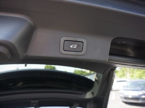 Used 2019 Jaguar F-PACE Portfolio AWD/4WD image 22
