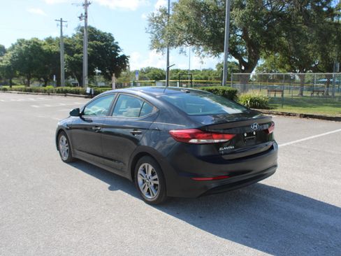 Used 2018 Hyundai Elantra SEL FWD image 6
