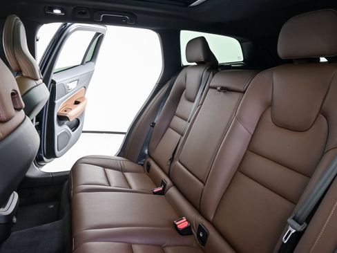 Certified 2025 Volvo V60 B5 Cross Country Plus image 22