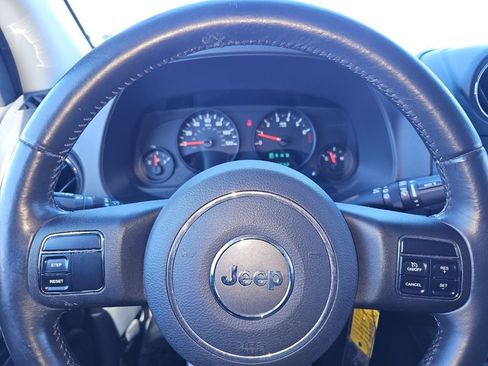 Used 2011 Jeep Compass Latitude w/ Sun/Sound Group image 34