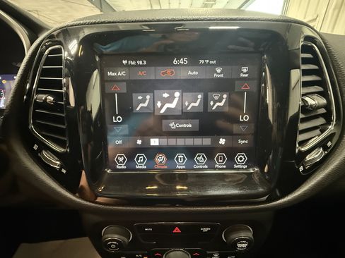 Used 2019 Jeep Compass Limited AWD/4WD image 26