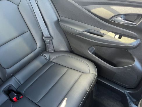 Used 2025 Buick Envista Sport Touring image 35