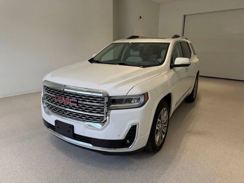 Used 2023 GMC Acadia Denali w/ Denali Ultimate Package AWD/4WD image 3