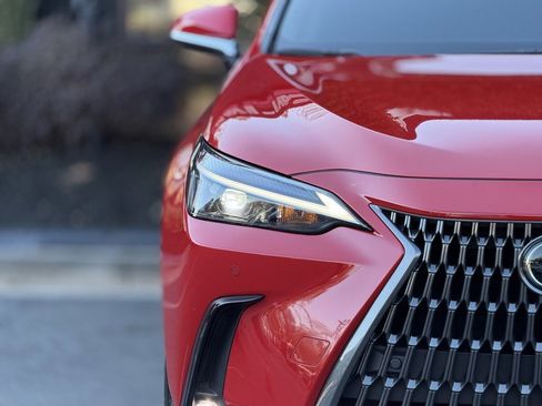 Used 2025 Lexus NX 250 FWD w/ Premium Package image 4