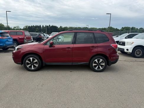 Used 2017 Subaru Forester 2.5i Premium w/ All-Weather Package AWD/4WD image 9
