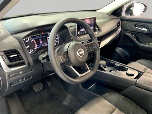 Used 2024 Nissan Rogue SV AWD/4WD image 12