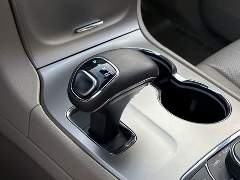 Used 2014 Jeep Grand Cherokee Overland w/ Advanced Technology Group image 30