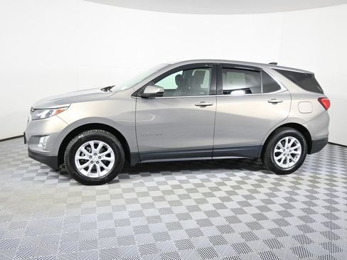 Used 2018 Chevrolet Equinox LT image 2