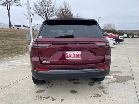 New 2026 Jeep Grand Cherokee Altitude AWD/4WD image 5