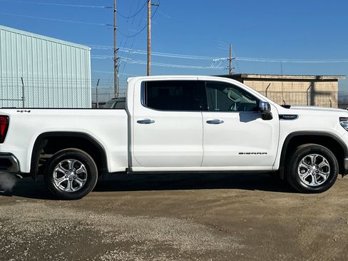 Used 2024 GMC Sierra 1500 SLT image 3
