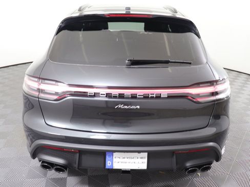 Used 2025 Porsche Macan image 9