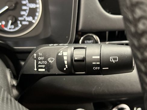 Used 2025 Mitsubishi Outlander SE AWD/4WD image 53