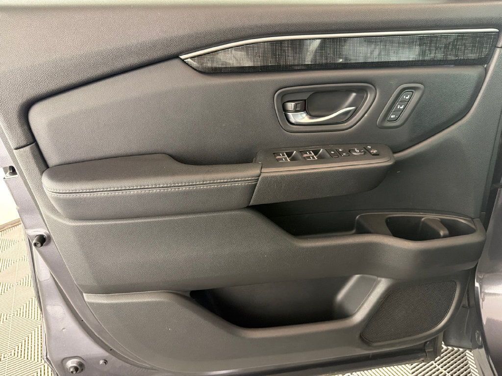 Used 2023 Honda Pilot Elite image 9