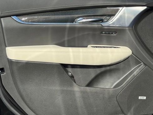 New 2025 Cadillac XT6 Sport w/ Technology Package image 15