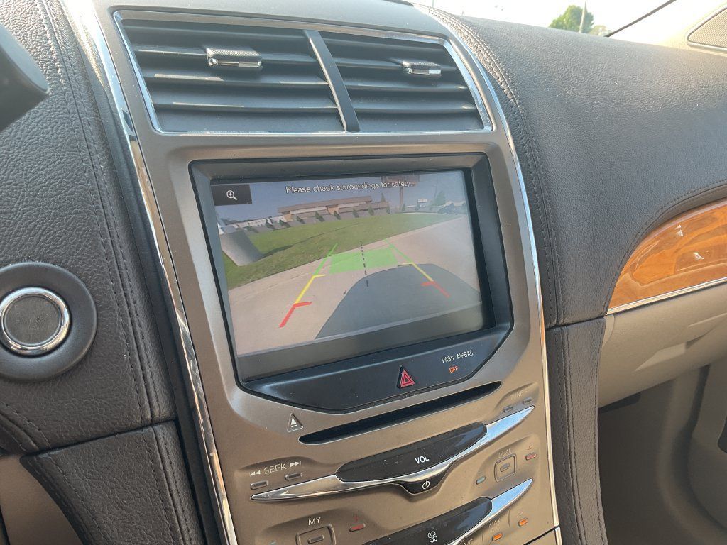Used 2014 Lincoln MKX FWD w/ Equipment Group 102A image 30