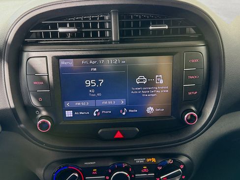 Used 2022 Kia Soul LX FWD image 18