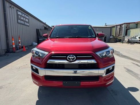 Used 2022 Toyota 4Runner Limited AWD/4WD image 2