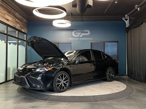 Used 2021 Toyota Camry SE FWD image 24