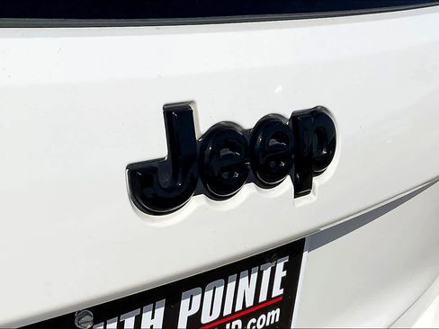 Used 2020 Jeep Grand Cherokee Altitude image 30