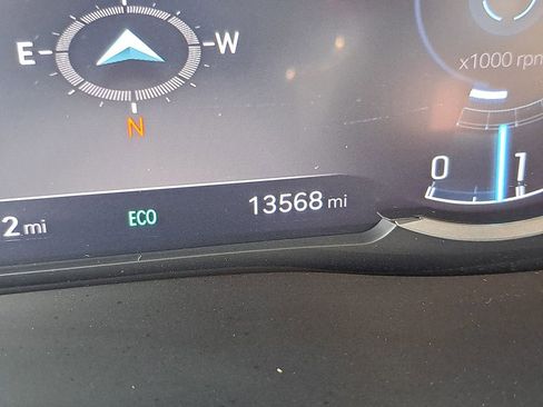 Used 2025 Genesis GV70 2.5T image 13