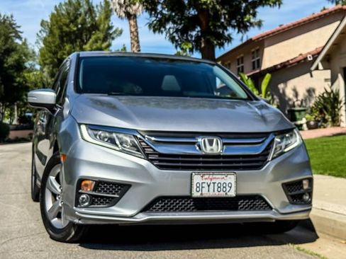Used 2018 Honda Odyssey EX-L image 3