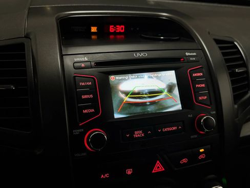 Used 2013 Kia Sorento LX w/ Convenience Pkg image 24