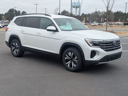 New 2026 Volkswagen Atlas SE FWD image 2