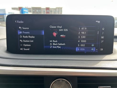 Used 2021 Lexus RX 350L 350L w/ Premium Package image 29