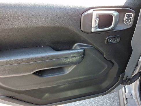 Used 2021 Jeep Wrangler Unlimited Sport image 14