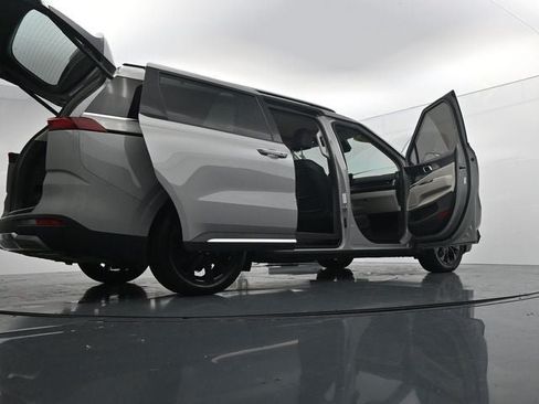 Used 2024 Kia Carnival SX Prestige FWD image 44