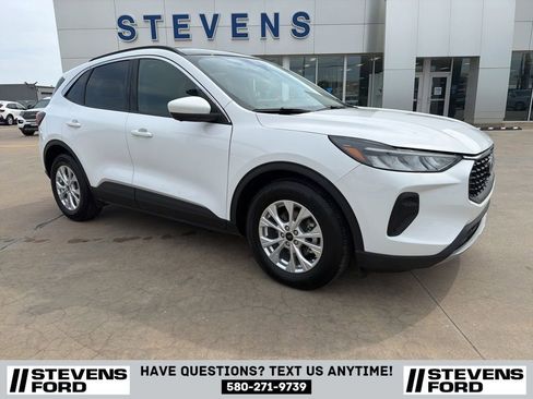 Used 2024 Ford Escape Active w/ Tech Pack #2 FWD image 2