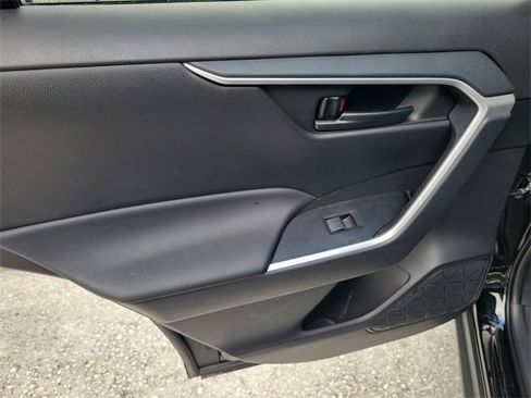 Used 2025 Toyota RAV4 LE image 9