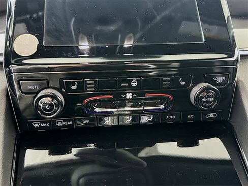 Used 2021 Jeep Grand Cherokee L Laredo image 15