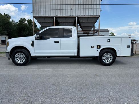 Used 2019 Ford F250 XL w/ STX Appearance Package RWD image 2