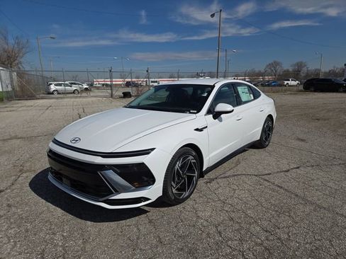 New 2026 Hyundai Sonata SEL FWD image 2