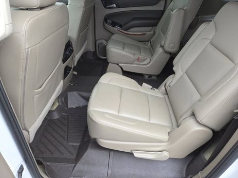 Used 2019 Chevrolet Suburban Premier image 15