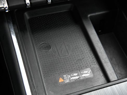 Used 2024 GMC Acadia Elevation image 34