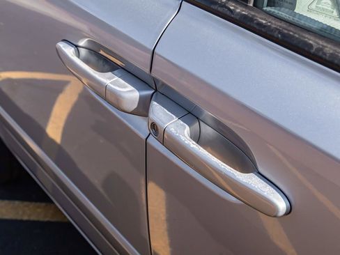 Used 2007 Kia Sedona w/ Convenience Pkg image 8