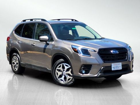 Used 2024 Subaru Forester Premium AWD/4WD image 1