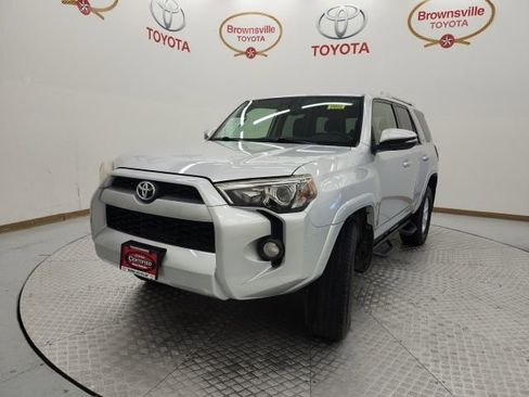 Used 2018 Toyota 4Runner SR5 Premium image 2