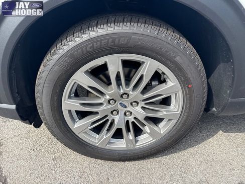 New 2026 Ford Explorer Platinum RWD image 31