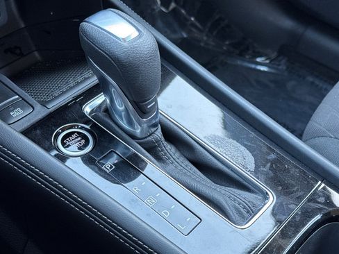 Used 2024 Nissan Kicks SR image 21