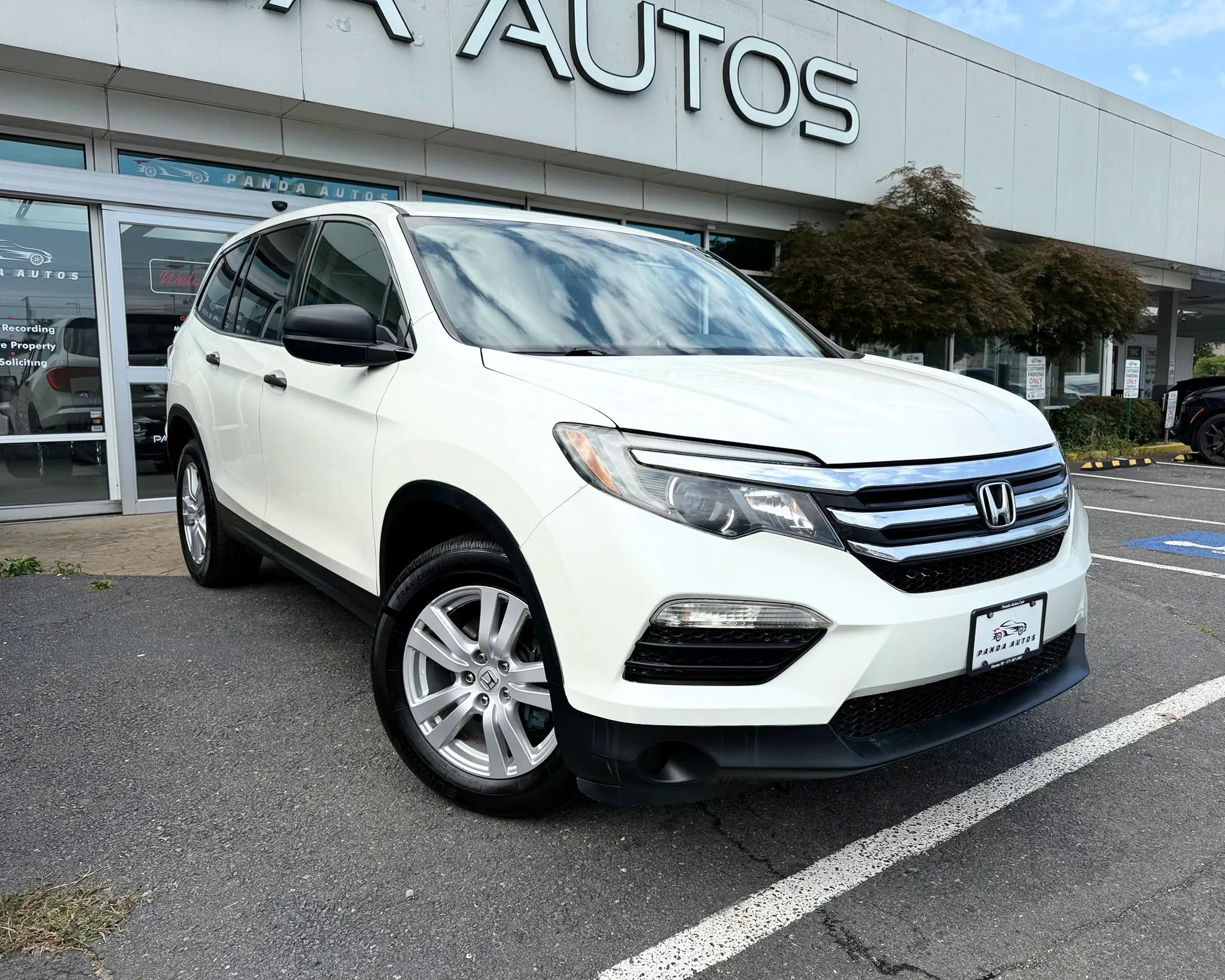 Used 2016 Honda Pilot LX image 1