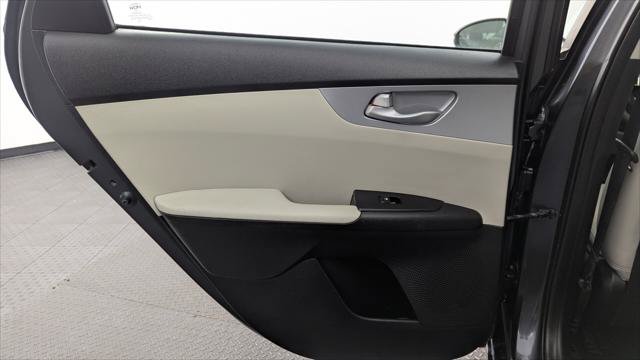 Used 2023 Kia Forte LXS w/ LXS Technology Package FWD image 16